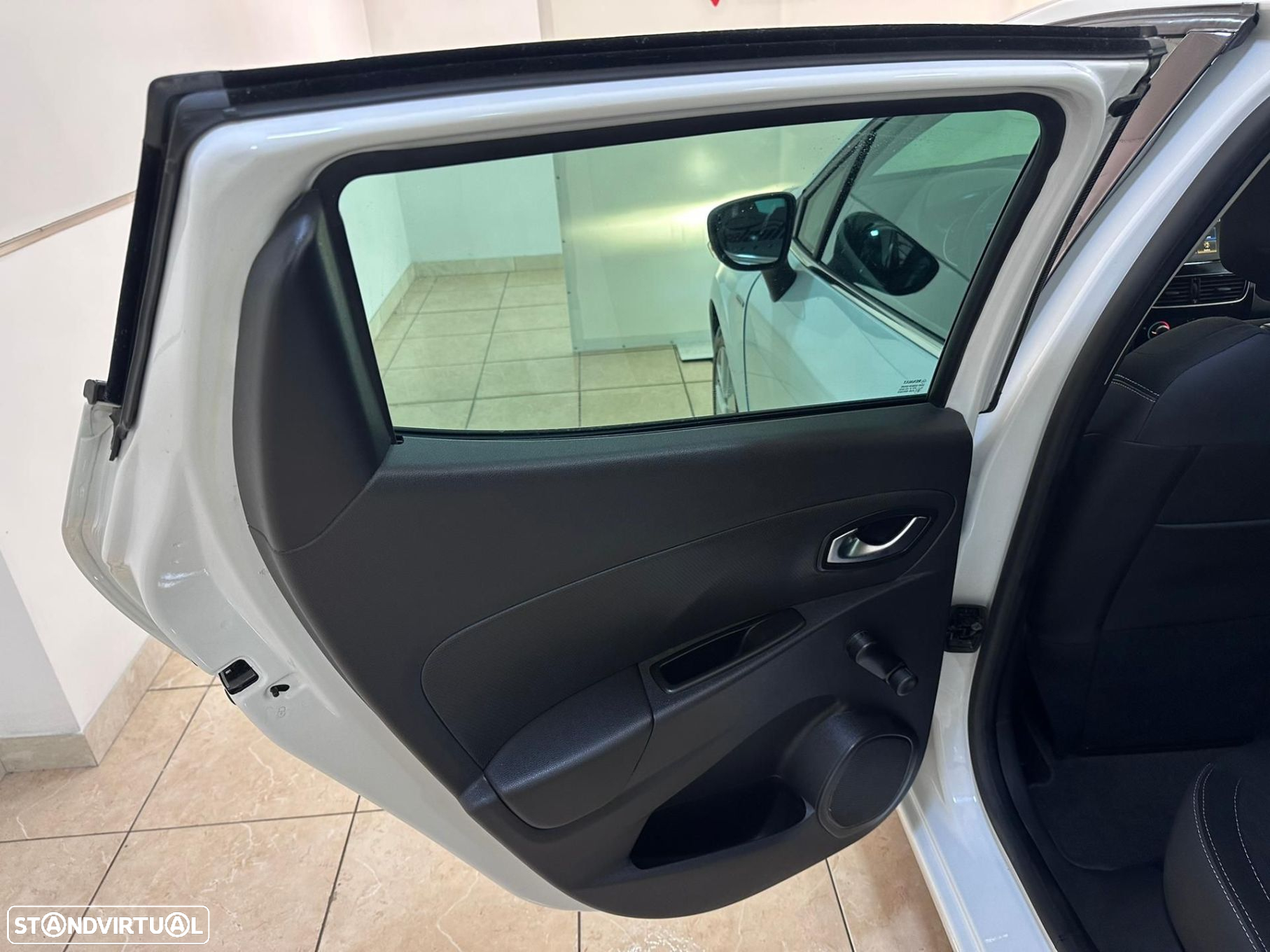 Renault Clio 0.9 TCe Limited - 28