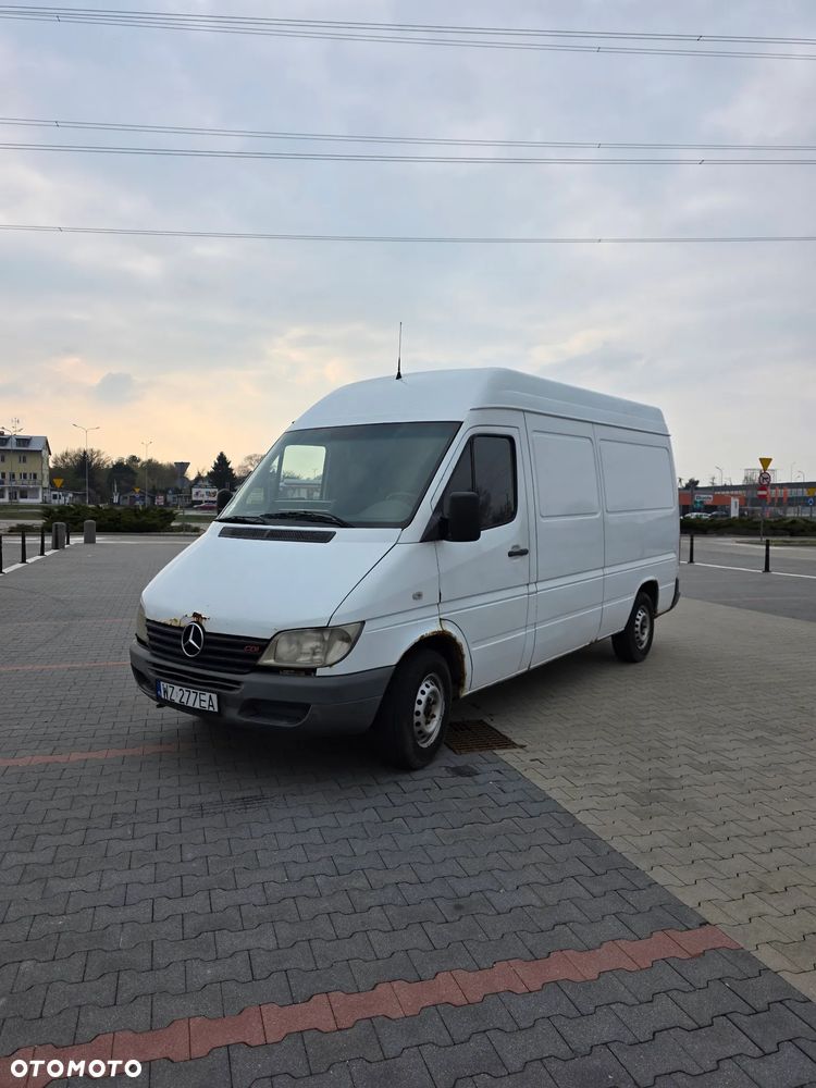 Mercedes-Benz Sprinter - 1