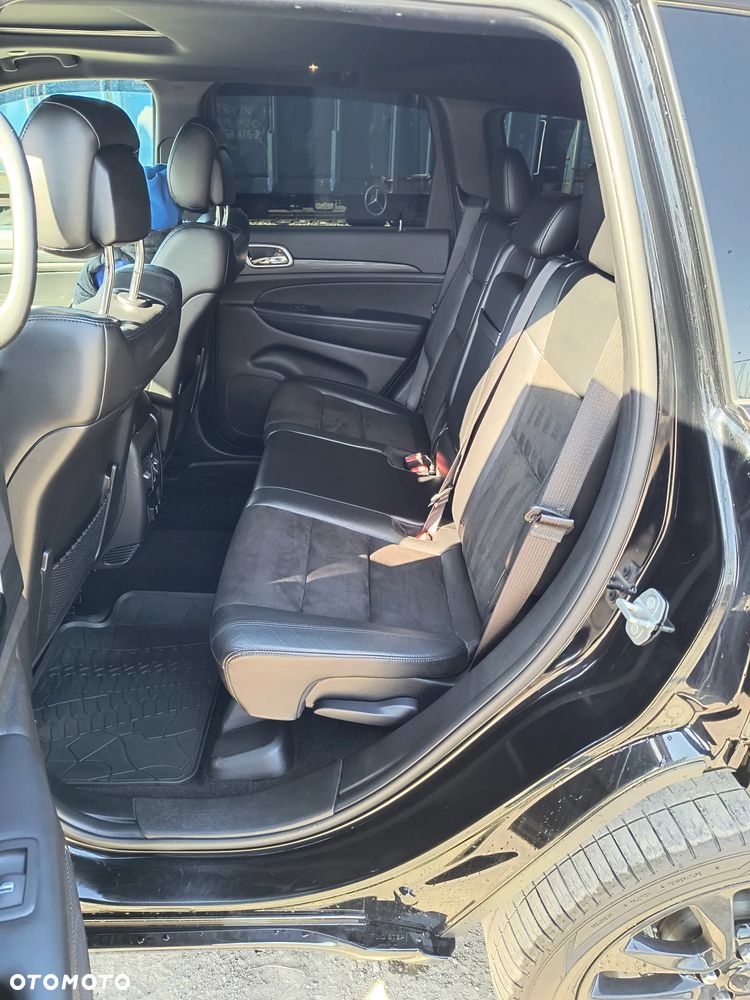 Jeep Grand Cherokee - 11