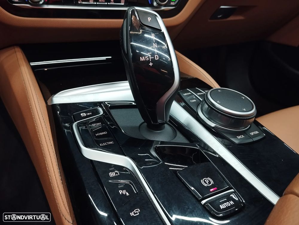 BMW 530 e Line Luxury - 43