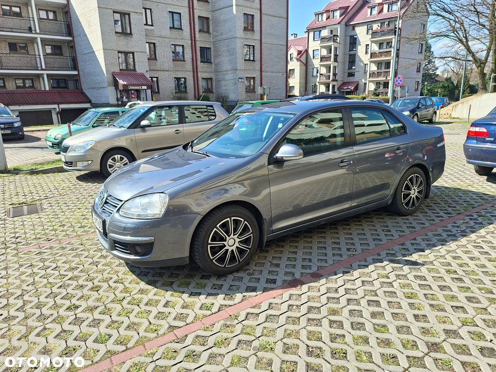 Volkswagen Jetta - 9