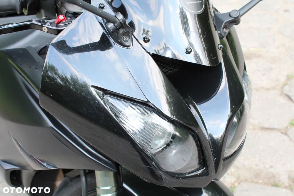 Kawasaki ZXR - 19
