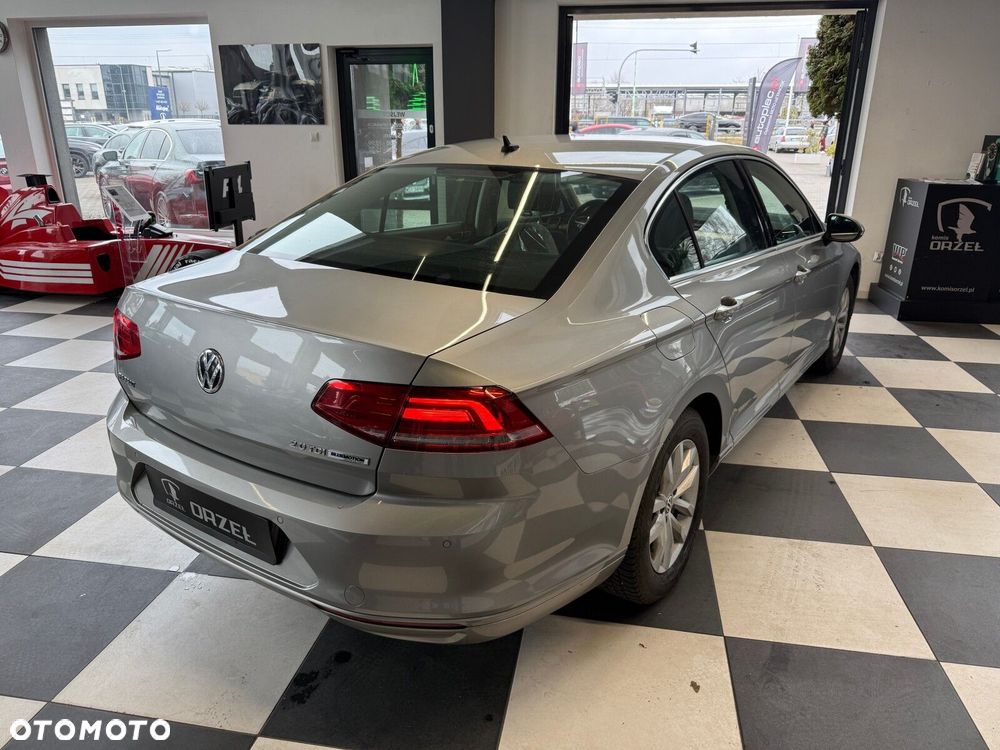 Volkswagen Passat - 5