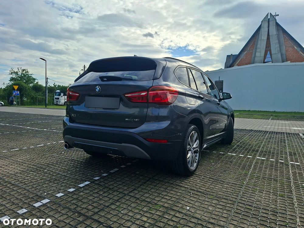 BMW X1 sDrive18i Sport Line - 5