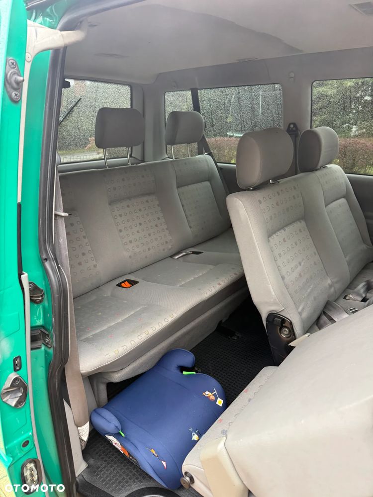 Volkswagen Caravelle - 6
