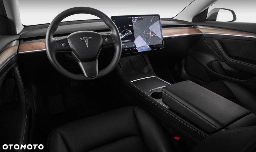 Tesla Model 3 - 10