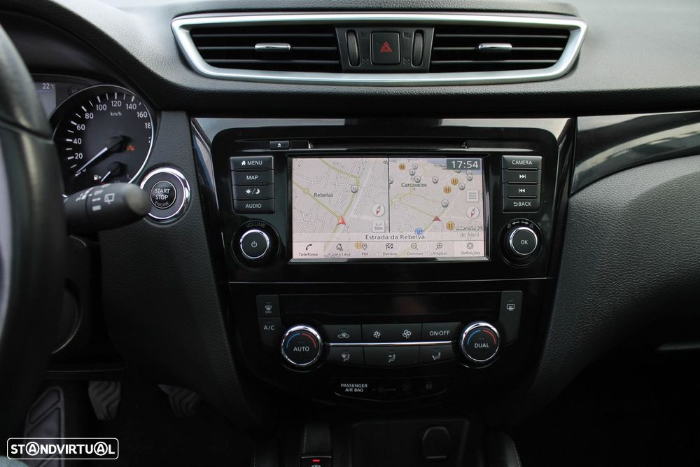 Nissan Qashqai 1.5 dCi N-Connecta J18+Led - 17