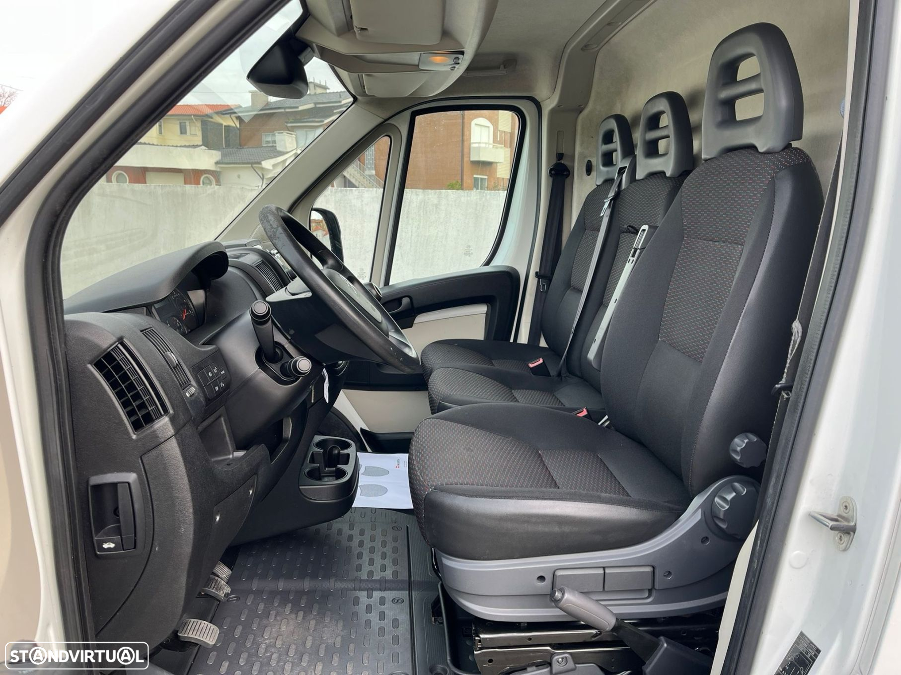 Citroën Jumper 2.0 BlueHDi 35 L4 CD - 24