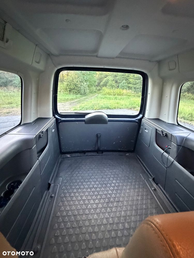 Volkswagen Caddy Maxi Highline DSG - 12