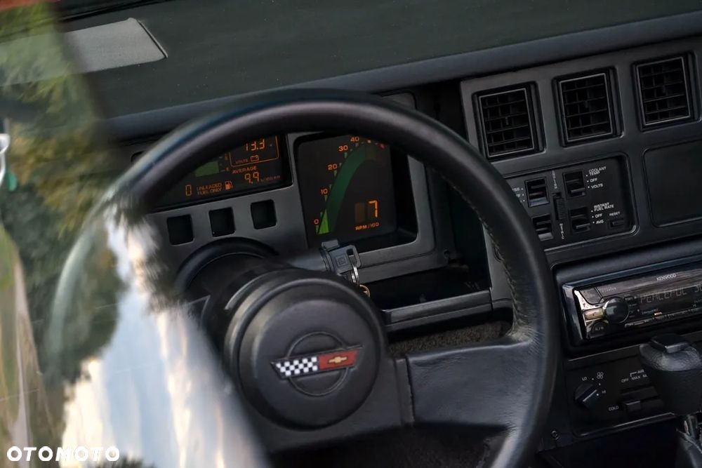 Chevrolet Corvette - 28