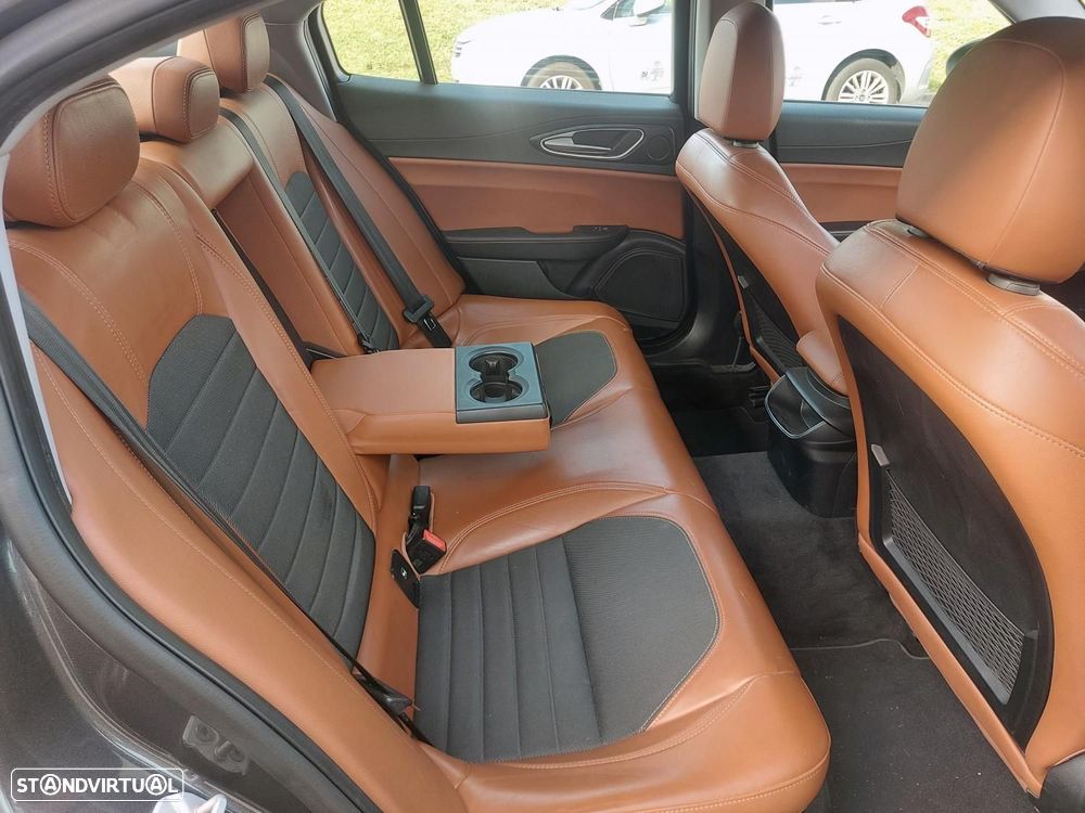 Alfa Romeo Giulia 2.2 D - 45