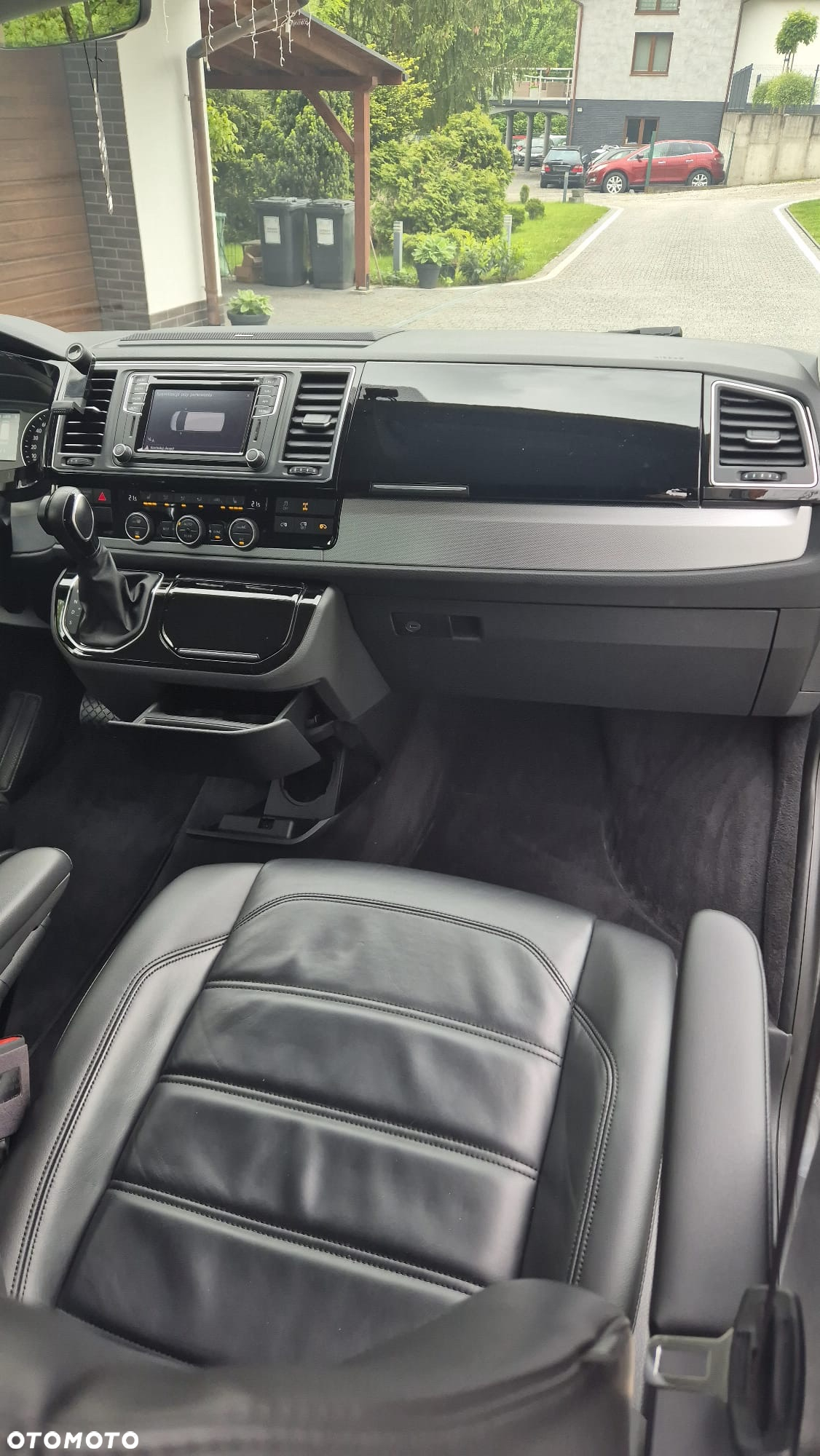 Volkswagen Multivan - 25