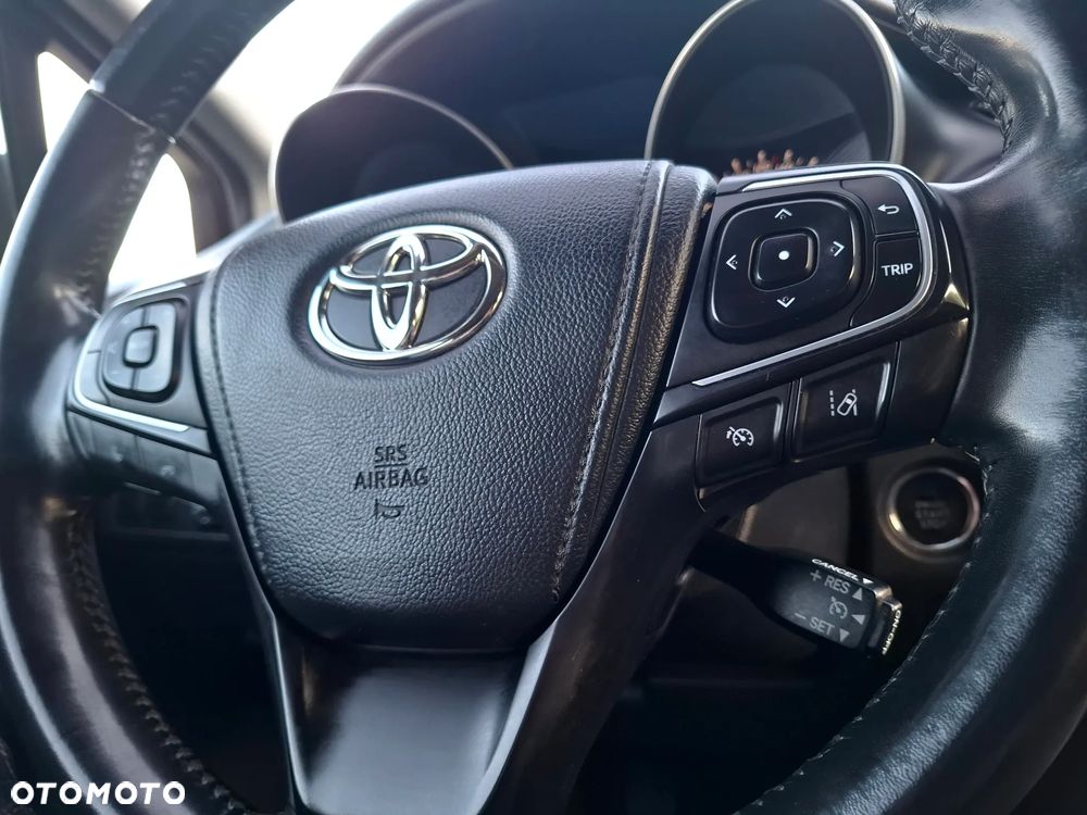 Toyota Avensis 1.8 Premium - 20