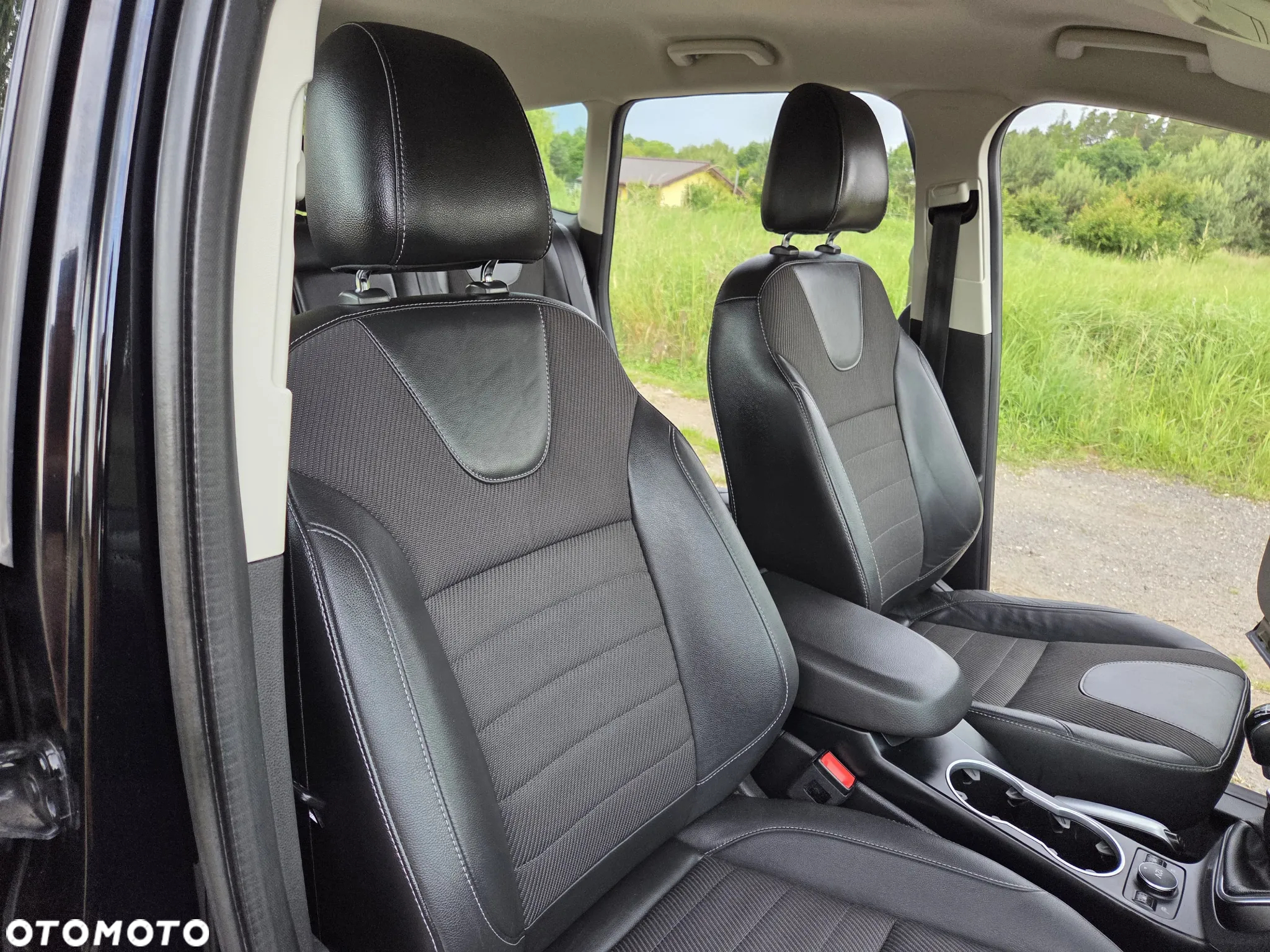Ford Kuga 2.0 TDCi 2x4 Titanium - 26