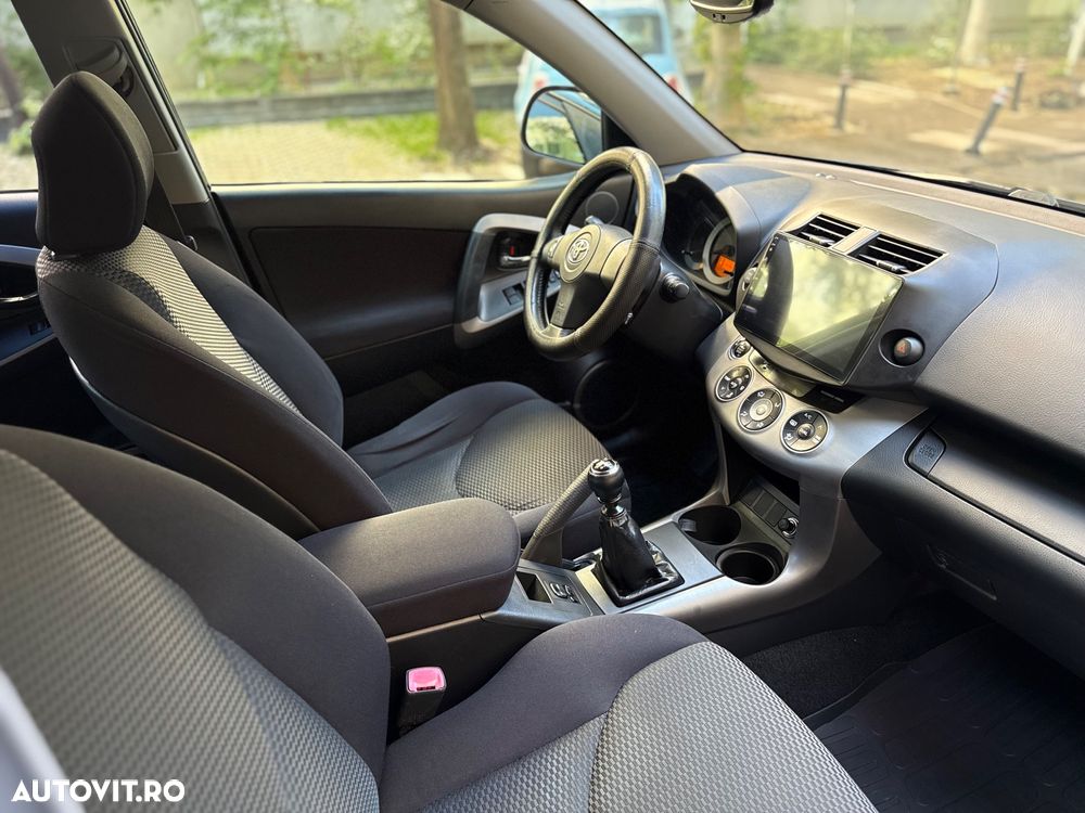 Toyota RAV4 2.2 D-4D Executive - 19
