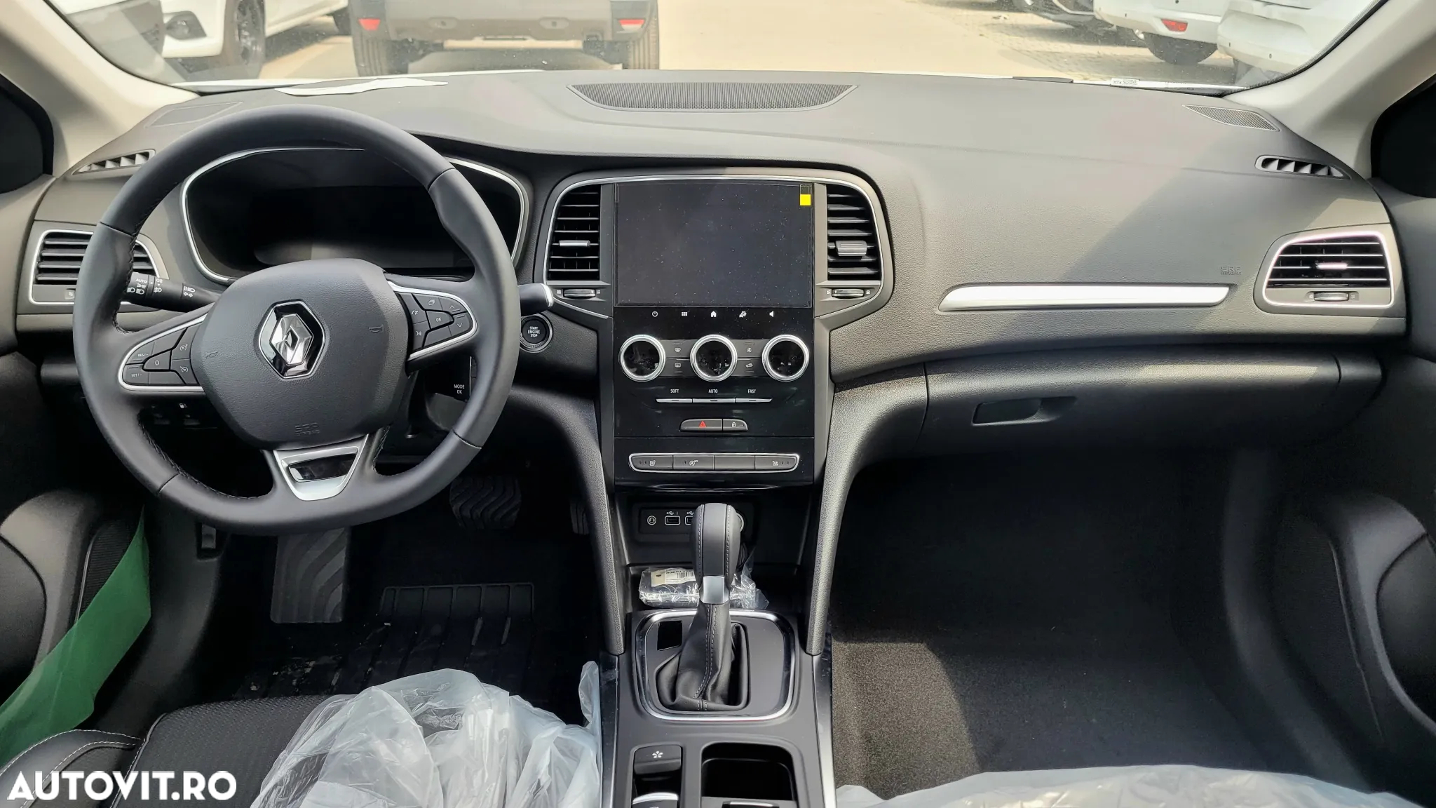 Renault Megane TCe 140 GPF Techno - 8