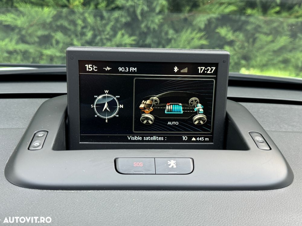 Peugeot 3008 Hybrid4 - 19