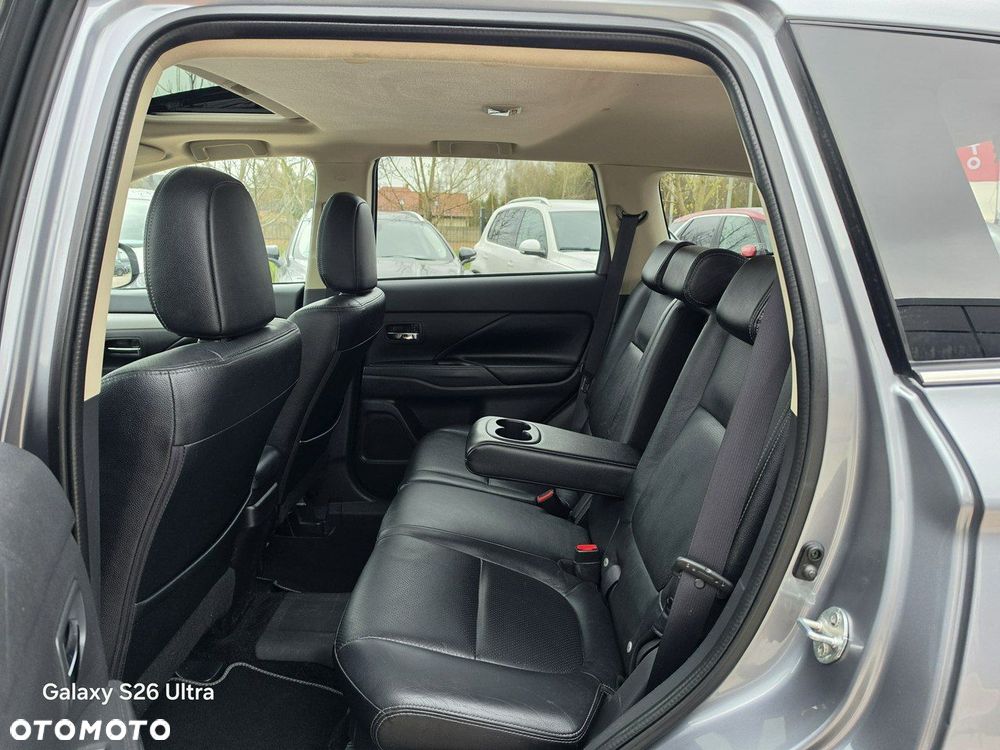 Mitsubishi Outlander - 23