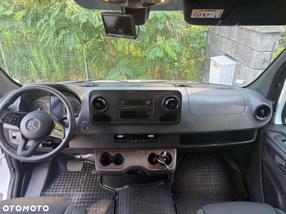 Mercedes-Benz Sprinter - 6