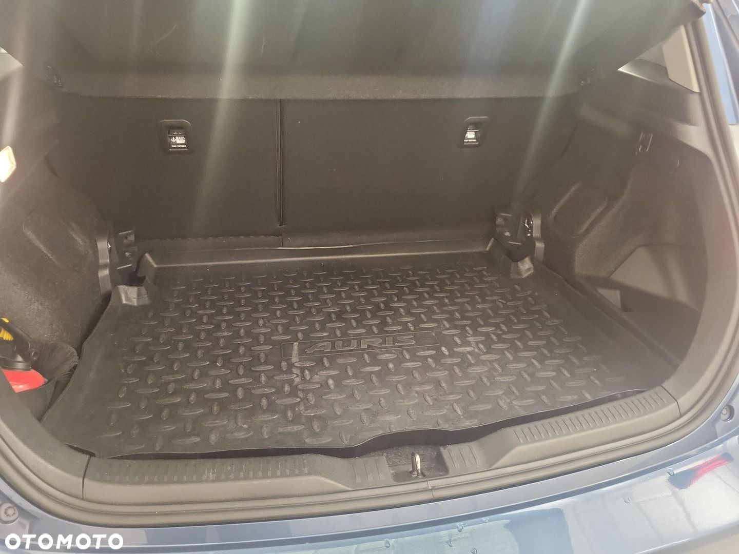 Toyota Auris Hybrid 135 Premium - 10