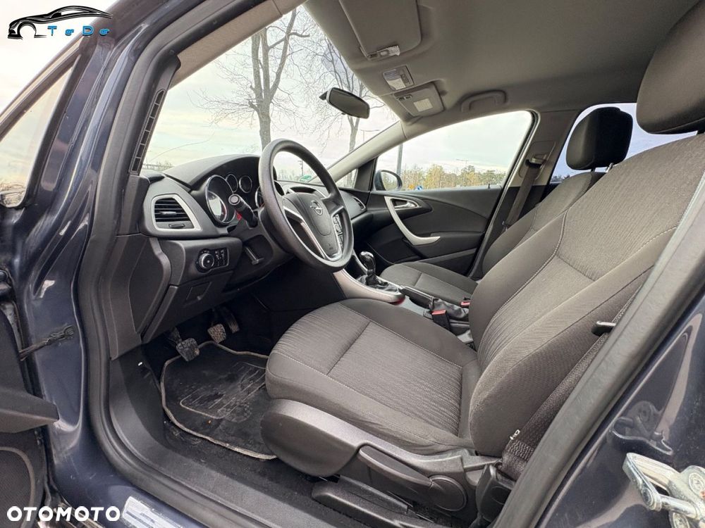 Opel Astra 2.0 CDTI DPF Cosmo - 17