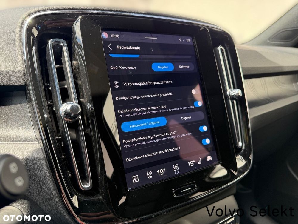 Volvo XC 40 - 25