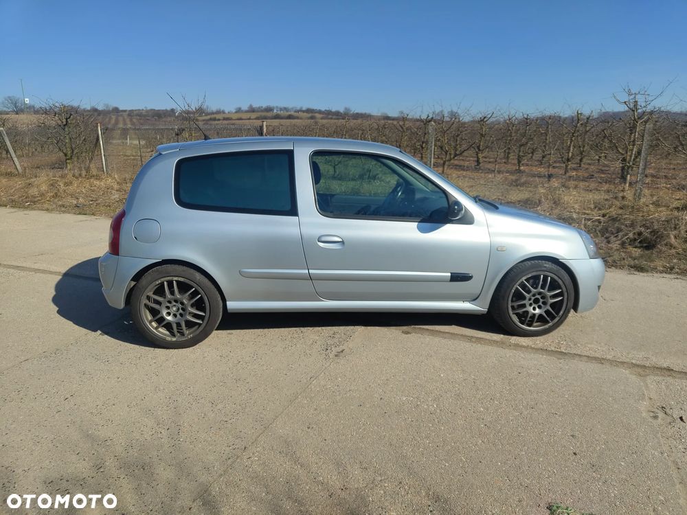 Renault Clio - 9