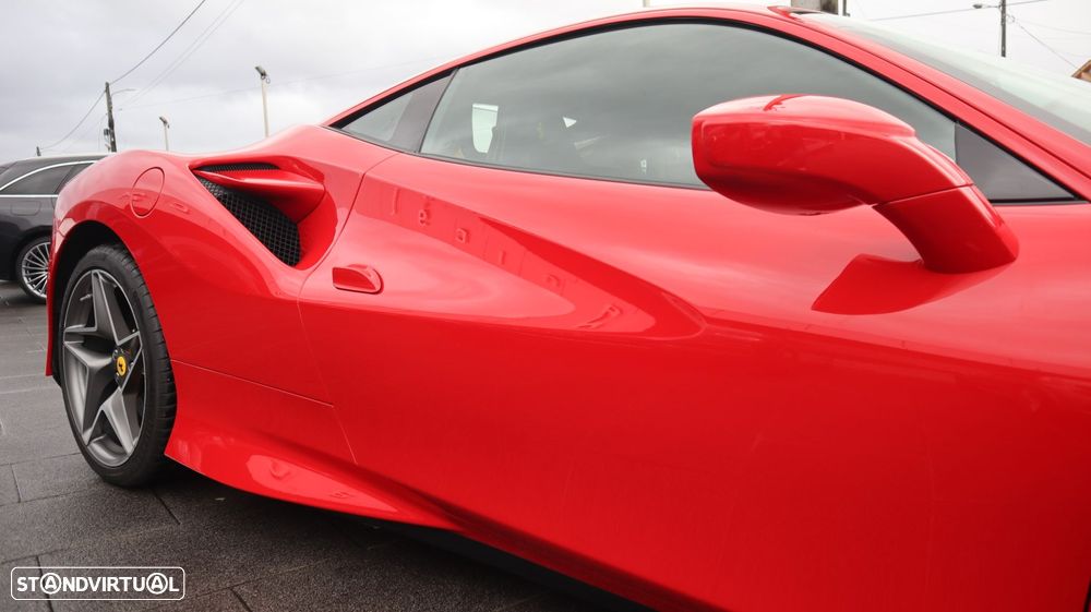 Ferrari F8 Tributo - 39