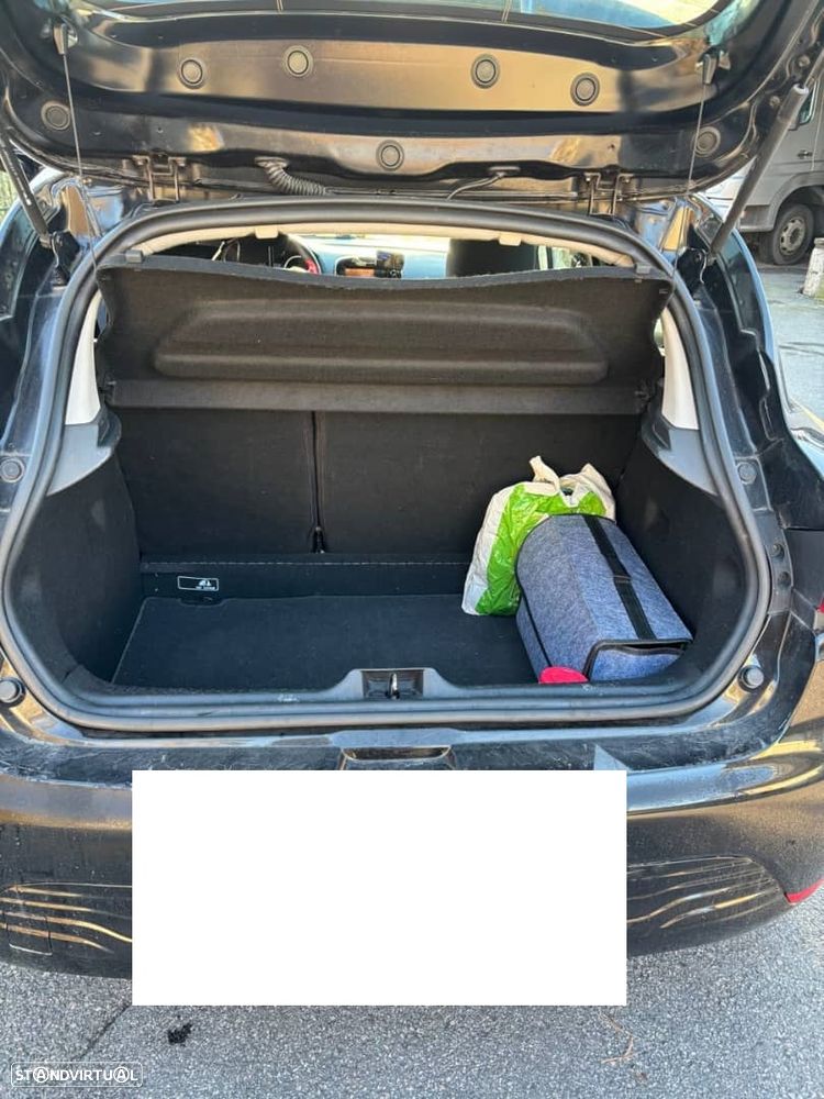 Peugeot 208 1.4 HDi Allure - 1