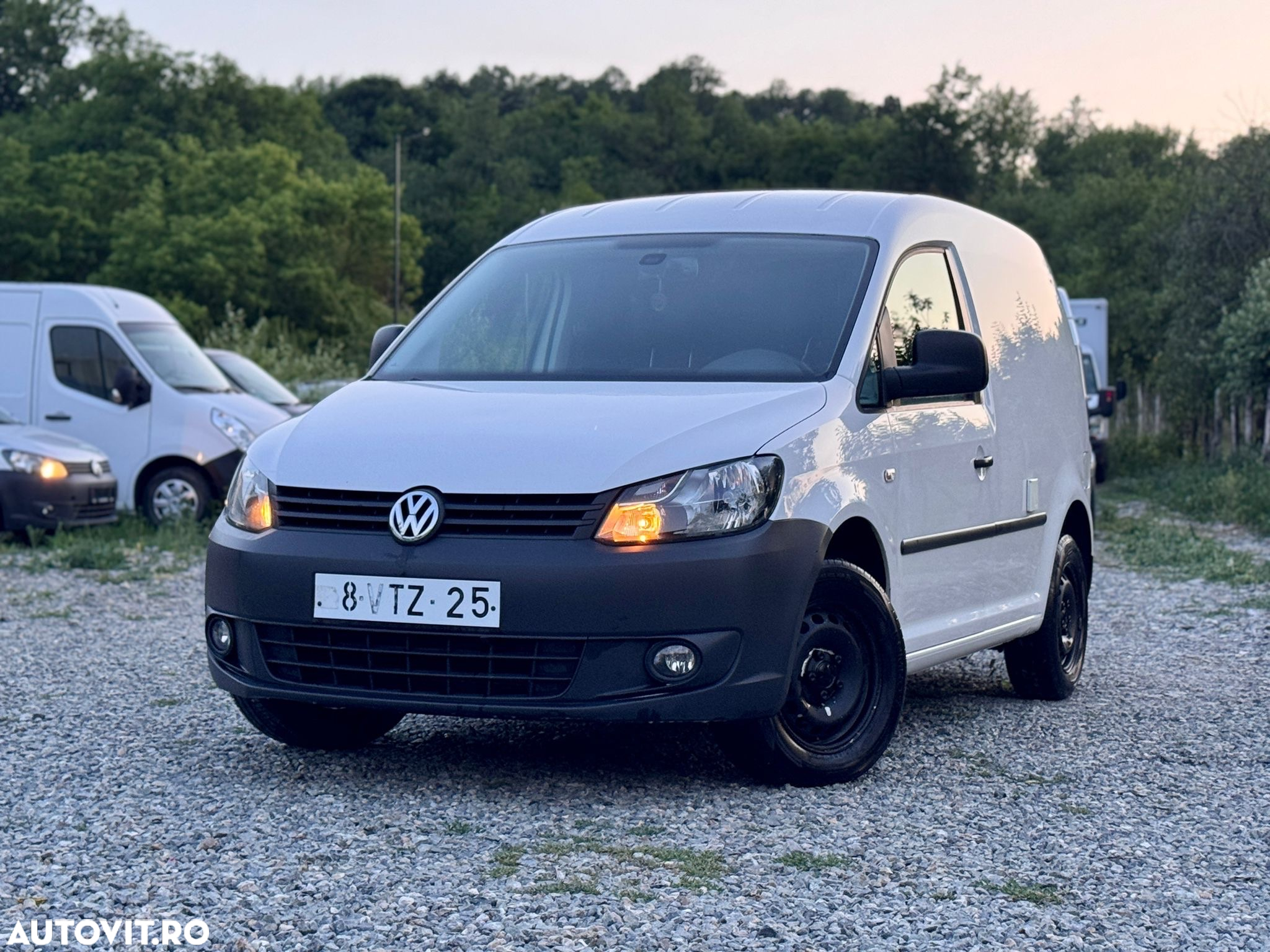 Volkswagen Caddy - 2