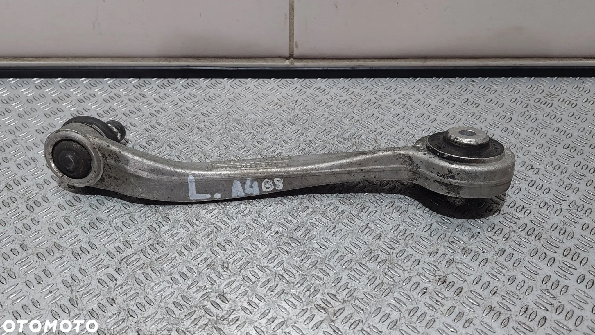 WAHACZ LEWY PRZÓD AUDI A4 B8 R2009 NR 8K0509A - 2