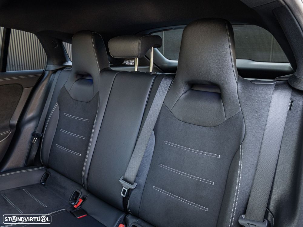 Mercedes-Benz CLA 250 - 22