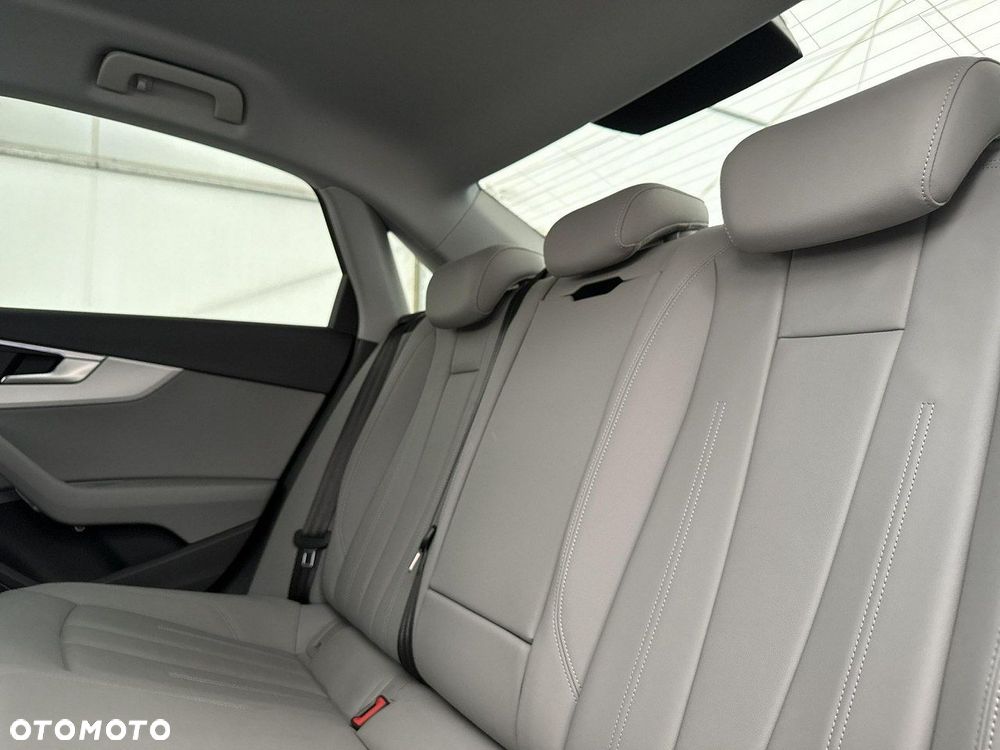 Audi A4 Limousine - 19