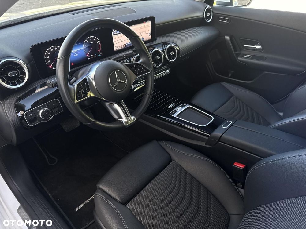 Mercedes-Benz CLA - 10