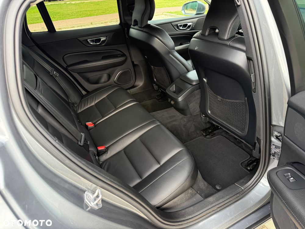 Volvo V60 D3 Momentum Pro - 10