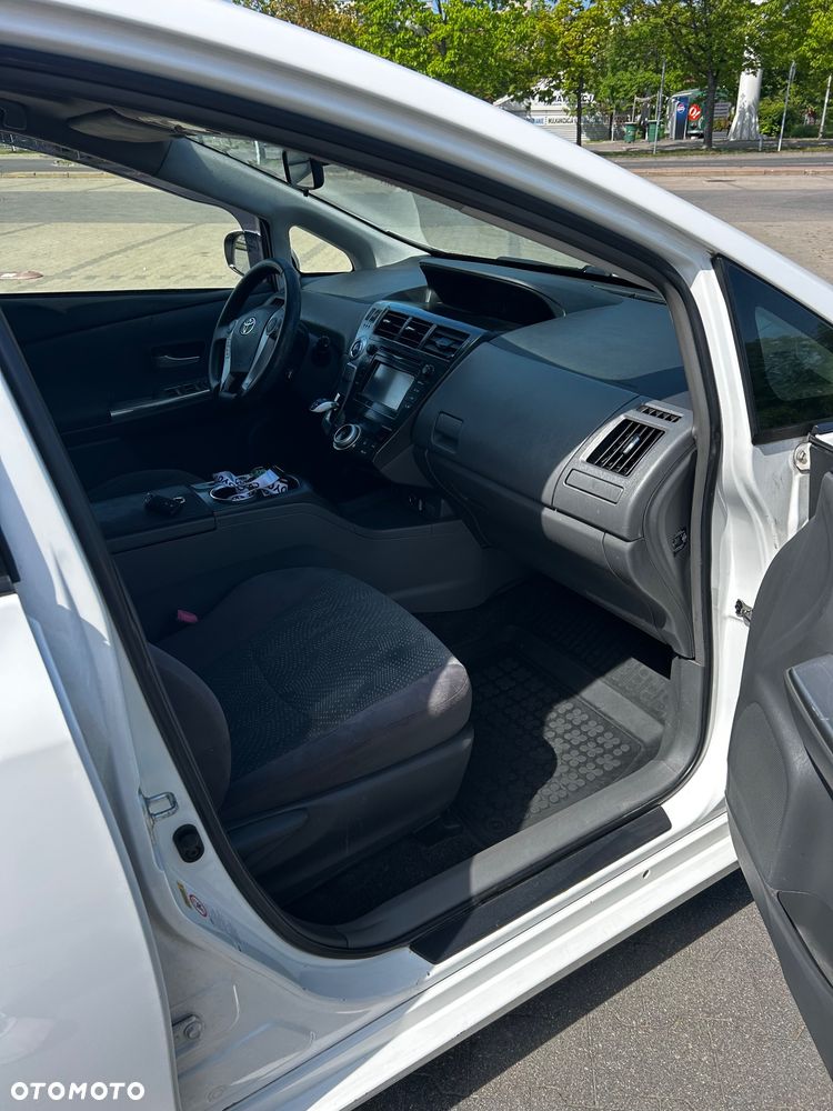 Toyota Prius 1.8 HSD Premium - 8