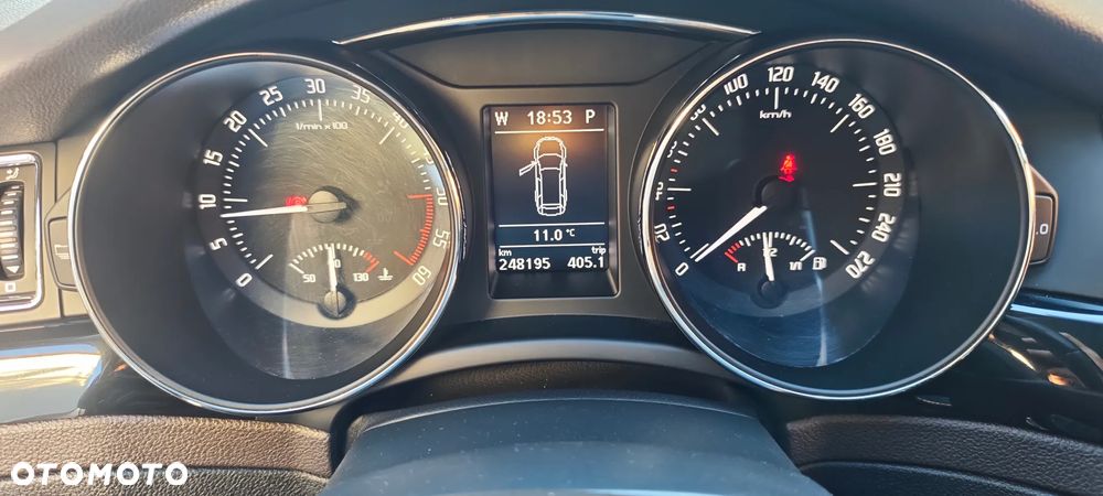 Skoda Superb 2.0 TDI 4x4 L&K DSG - 10