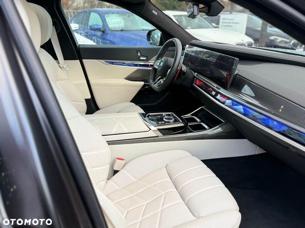 BMW Seria 7 - 29