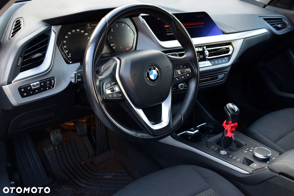 BMW Seria 1 118i - 4