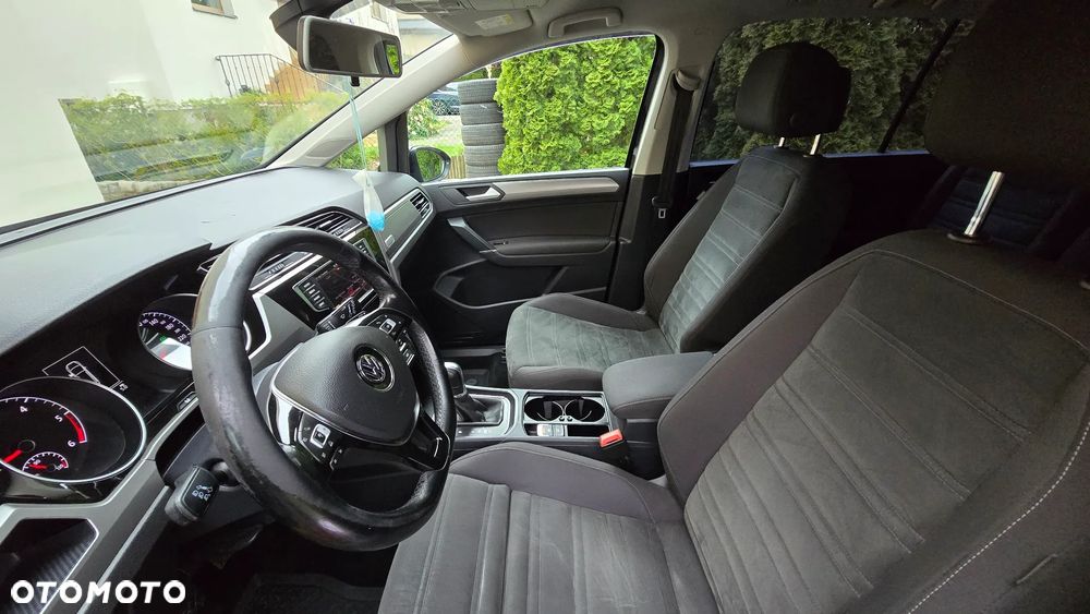 Volkswagen Touran 1.6 TDI SCR BlueMotion Technology DSG Trendline - 14