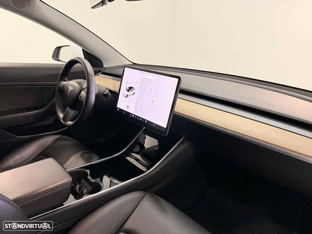 Tesla Model 3 RWD - 11