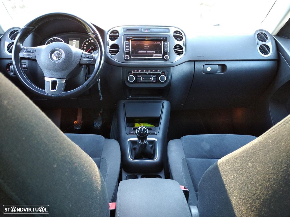 VW Tiguan 2.0 TDi Sport BlueMotion 4Motion - 17