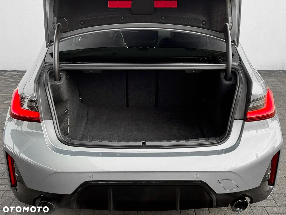 BMW Seria 3 320d xDrive M Sport Sport - 12