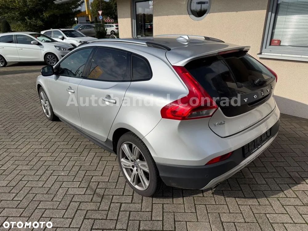 Volvo V40 Cross Country - 4