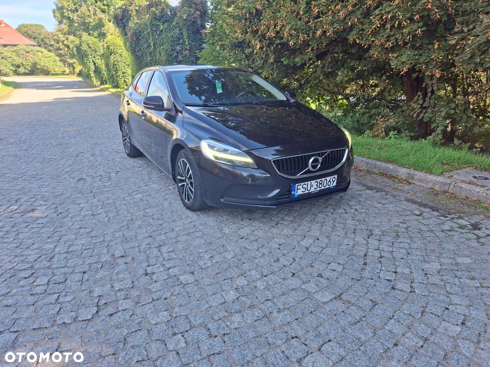 Volvo V40 D2 Drive-E Momentum - 1