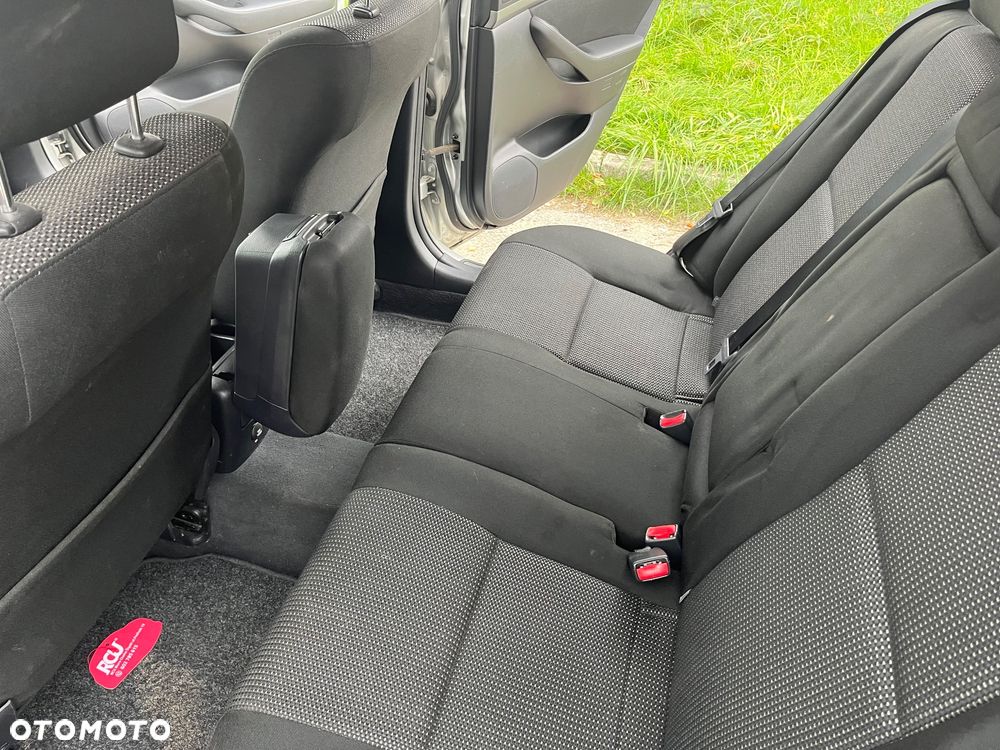 Toyota Avensis 2.2 D-4D Prestige - 23