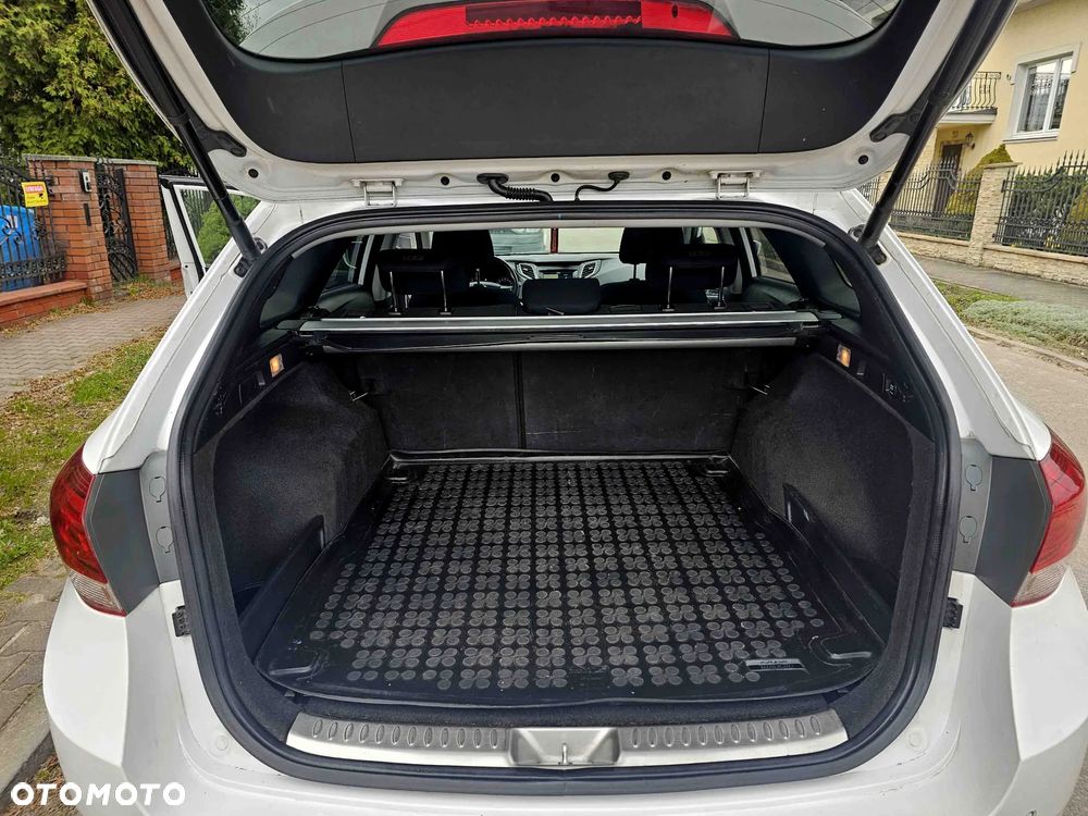 Hyundai i40 Kombi 1.7 CRDi Premium - 21