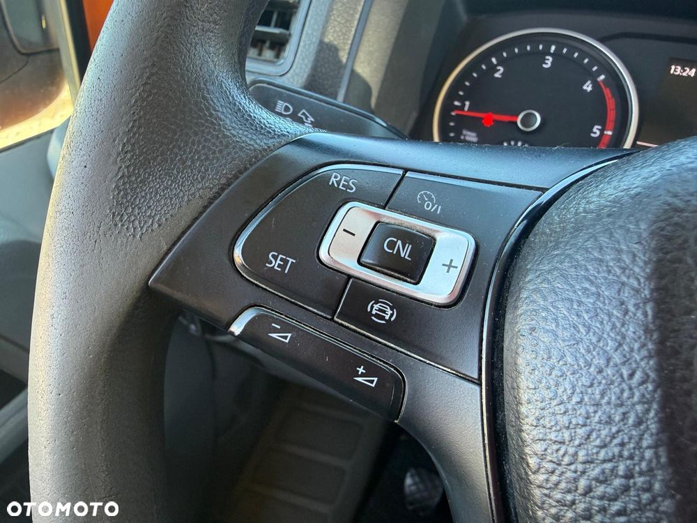 MAN TGE 3.180 DOKA - Tył napęd 6-osobowa - 17