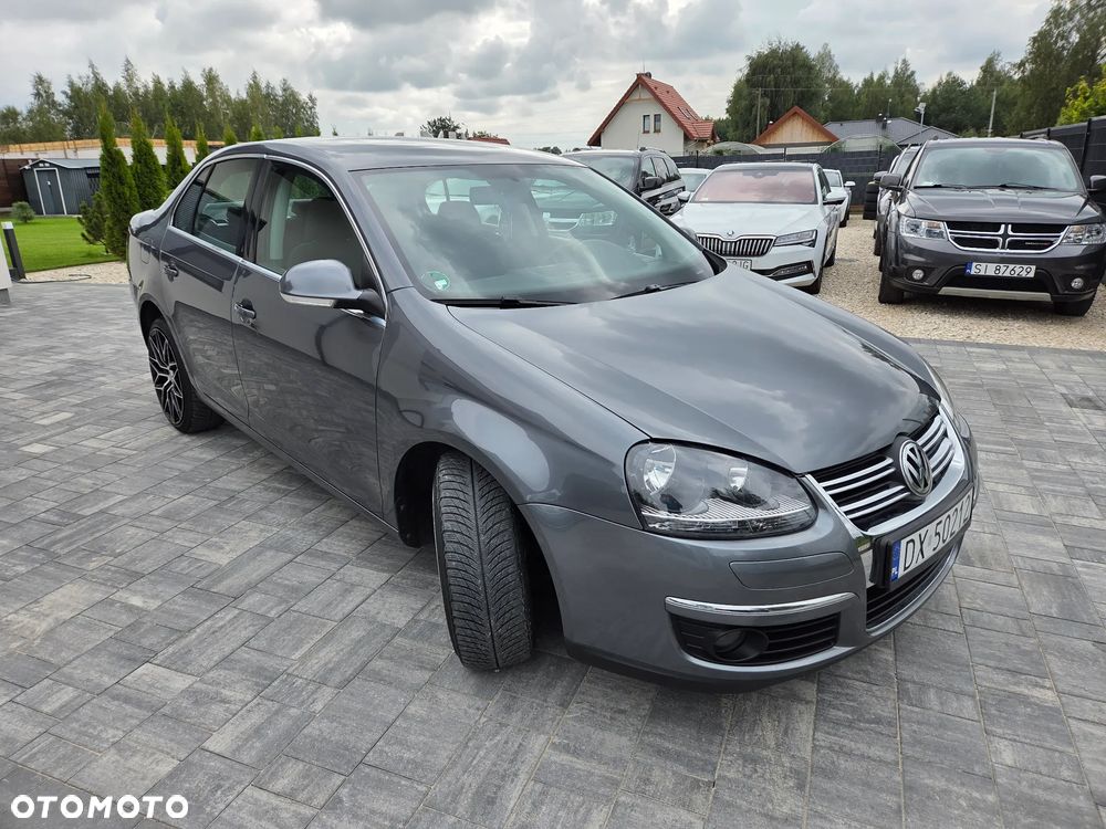 Volkswagen Jetta 2.0 FSI Comfortline - 3