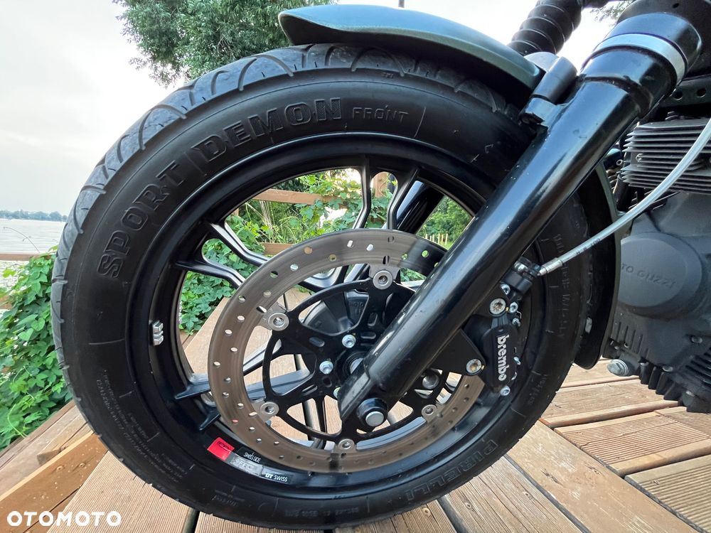 Moto Guzzi V7 - 4